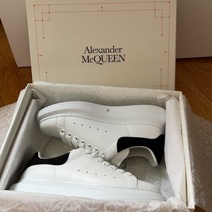 NWT Alexander McQueen Sneakers - White/Black